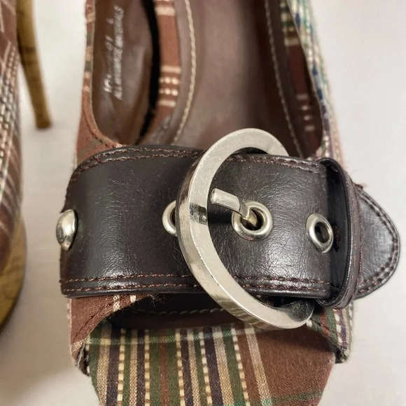 Rue 21 Brown & Teal Pin Stripe Open Toed Heels - Picture 3 of 11